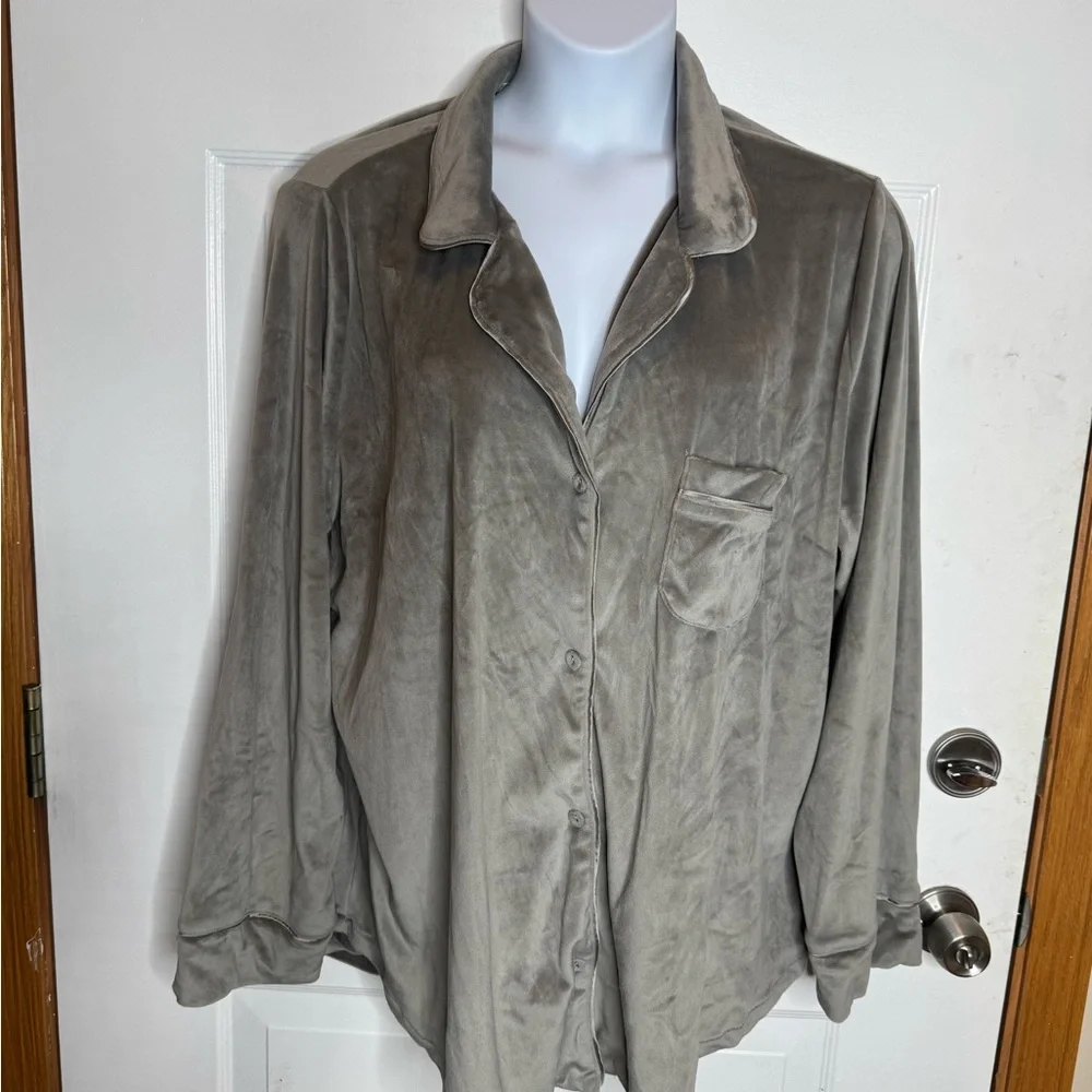 SKIMS Gray Velvet Pajama Set - Picture 2 of 8